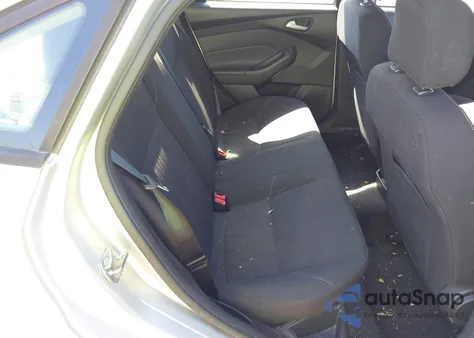 2017 Ford Focus Se z USA, uszkodzony, nr VIN 1FADP3F23HL286837